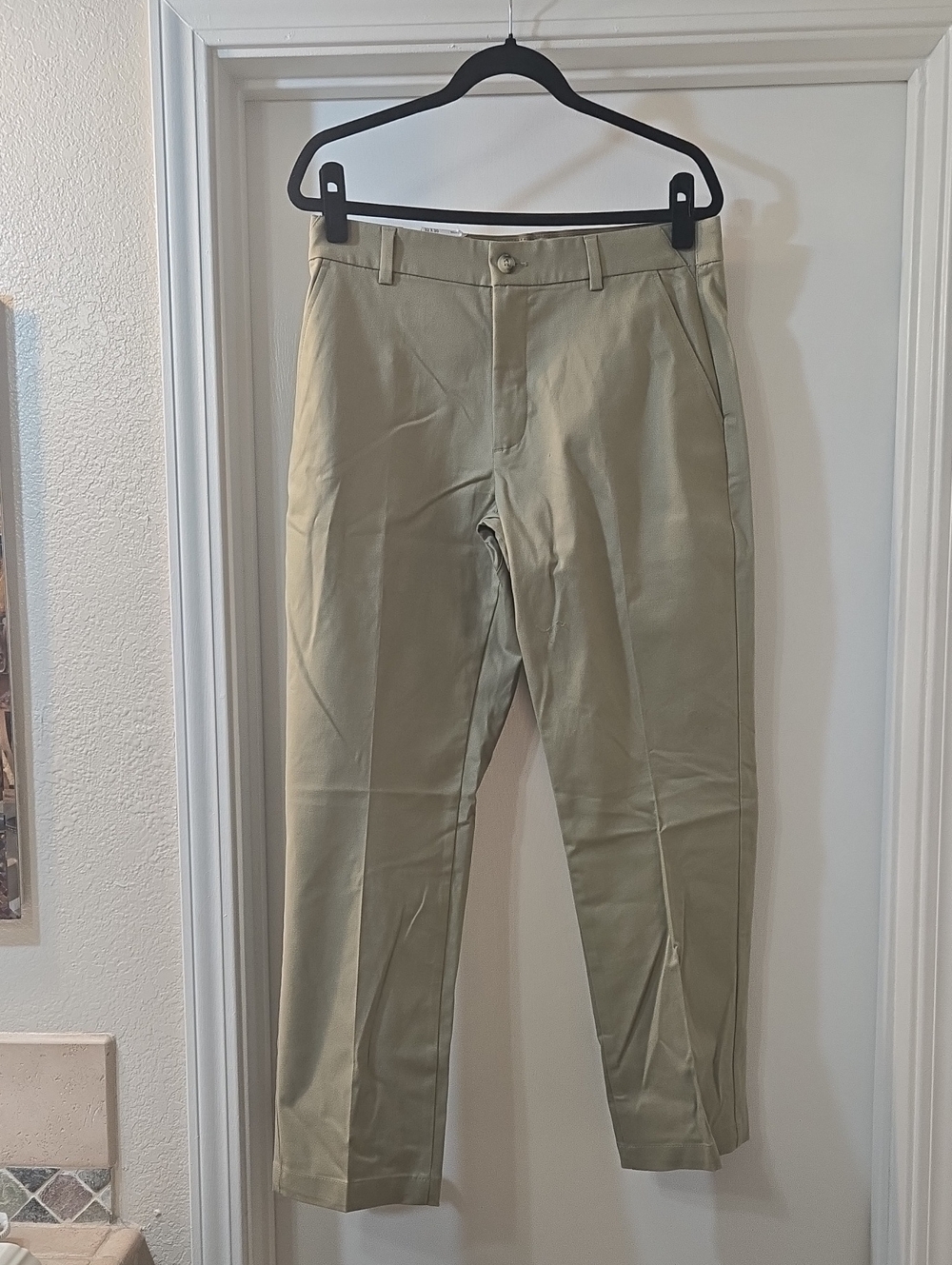 Lee Men's Chino Pants in Light Olive